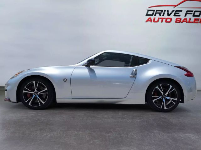 2019 Nissan 370z - Image 2