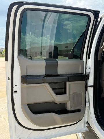 2018 Ford F250 Super Duty Crew Cab - Image 10