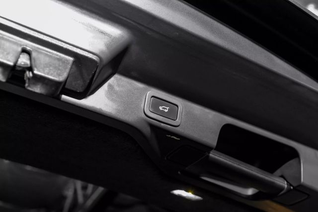 2016 Land Rover Range Rover Sport Hse Sport Utility 4d - Image 52