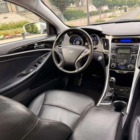 2012 Hyundai Sonata Limited Sedan 4d - Image 21