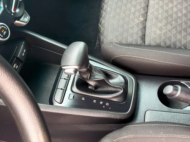 2019 Kia Rio - Image 18