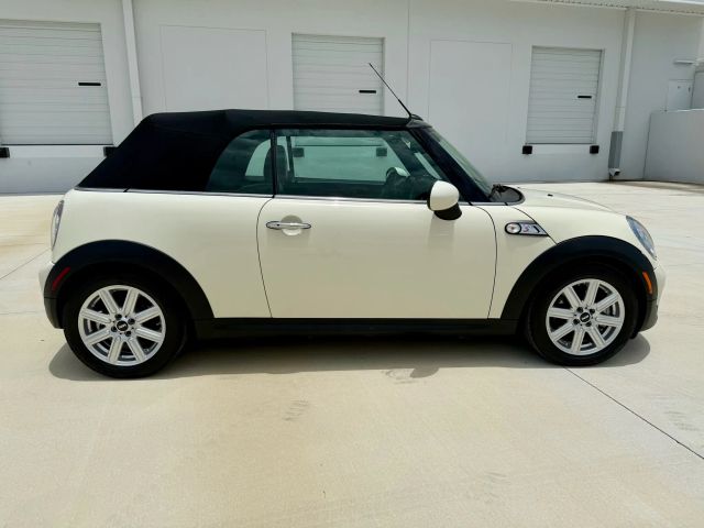 2015 Mini Convertible - Image 6