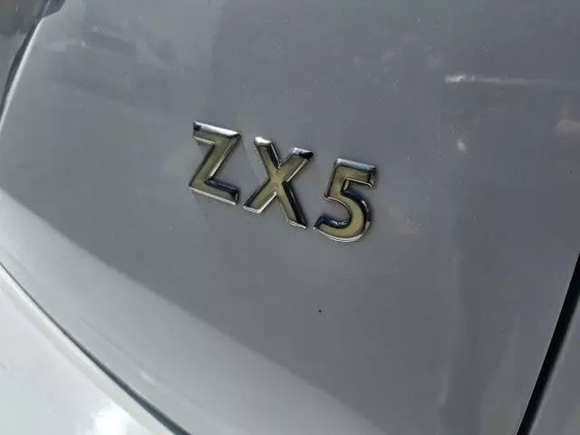 2003 Ford Focus - Image 8
