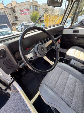 1994 Jeep Wrangler - Image 20