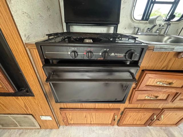 1996 Jayco Eagle - Image 12