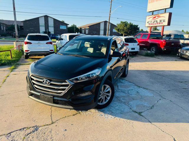 2016 Hyundai Tucson - Image 2
