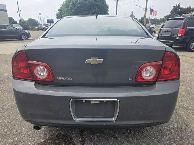 2009 Chevrolet Malibu - Image 5