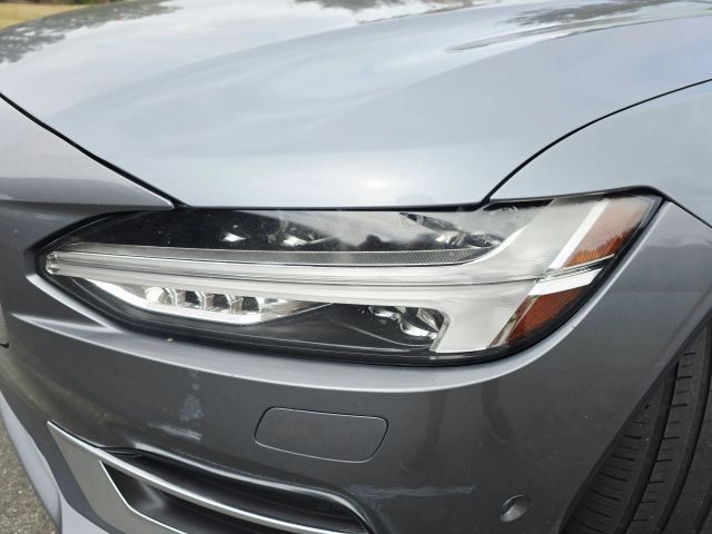 2017 Volvo S90 - Image 12