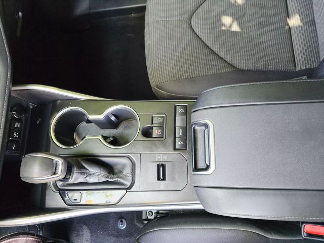 2020 Toyota Highlander - Image 23
