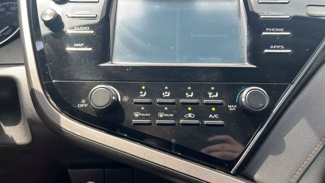 2019 Toyota Camry - Image 36
