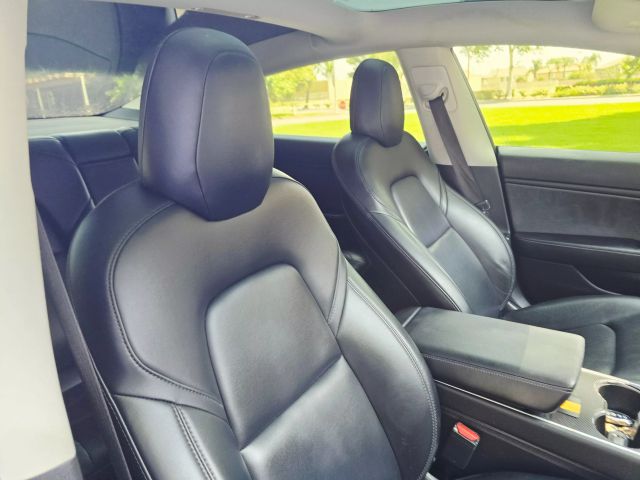 2019 Tesla Model 3 - Image 18