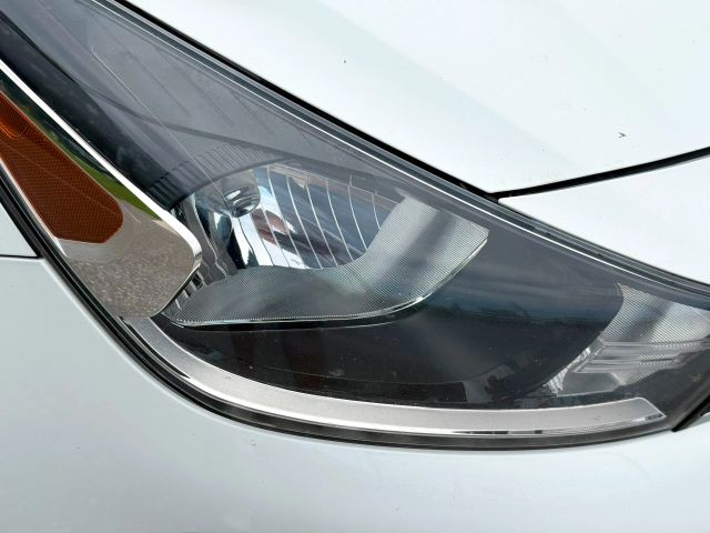 2019 Kia Rio - Image 31