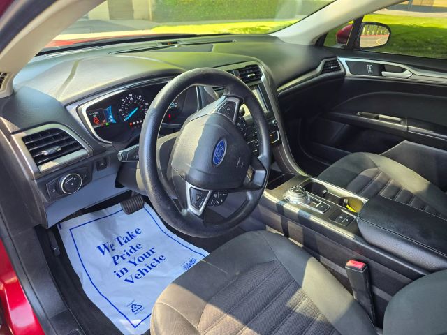 2019 Ford Fusion - Image 16