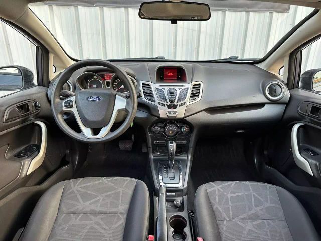 2012 Ford Fiesta - Image 24