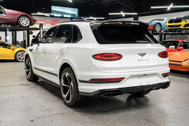 2022 Bentley Bentayga V8 Sport Utility 4d - - Image 5