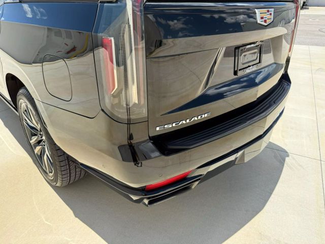 2022 Cadillac Escalade - Image 56