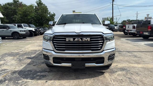 2025 Ram 1500 Crew Cab - Image 9