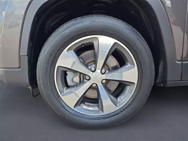 2019 Jeep Cherokee - Image 14