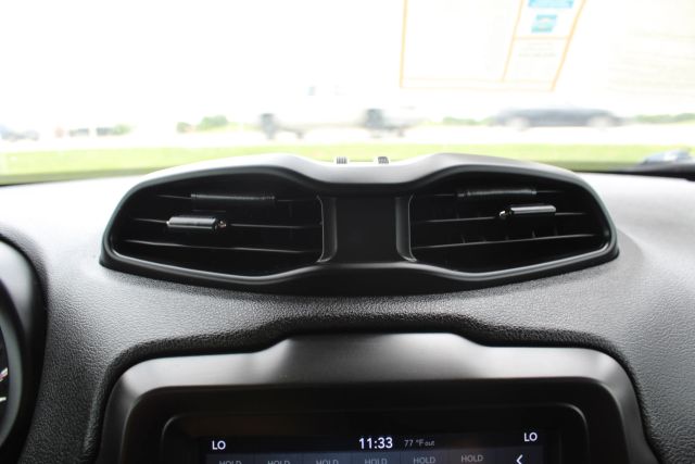 2018 Jeep Renegade - Image 14