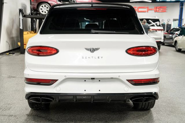 2022 Bentley Bentayga V8 Sport Utility 4d - - Image 6