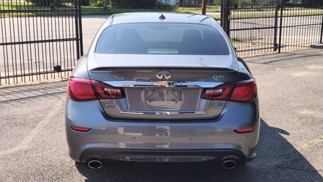 2015 Infiniti Q70 - Image 7