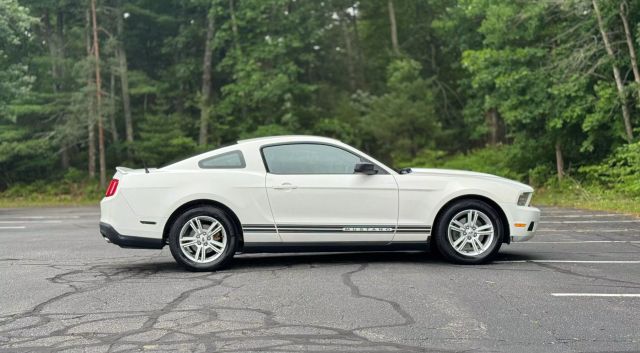 2011 Ford Mustang Coupe 2d - Image 5