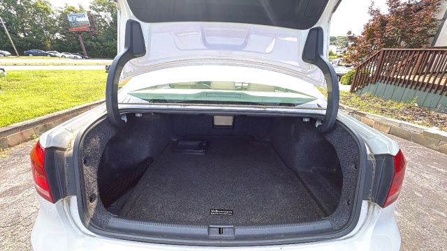 2013 Volkswagen Passat - Image 14