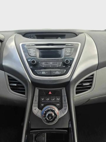 2013 Hyundai Elantra - Image 15