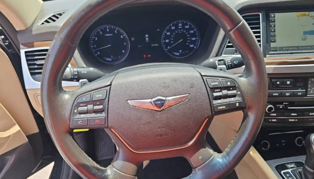 2017 Genesis G80 - Image 13