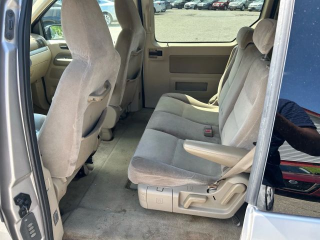 2005 Ford Freestar Passenger - Image 12