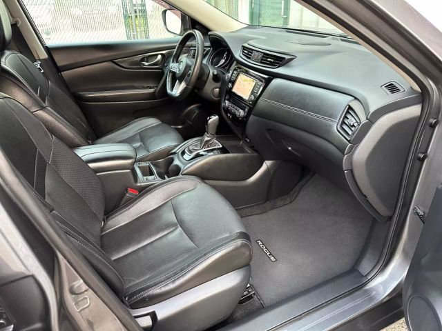 2018 Nissan Rogue - Image 19