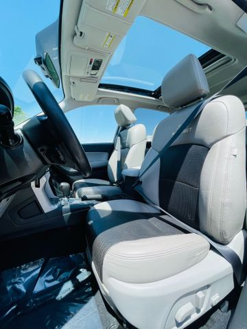 2016 Subaru Forester - Image 18