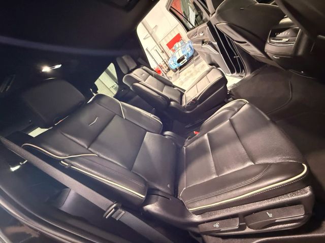 2022 Cadillac Escalade - Image 130