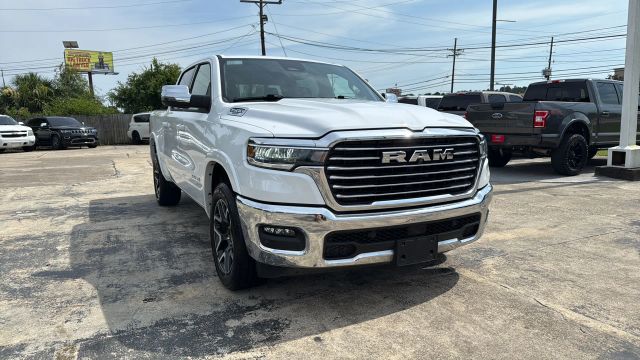 2025 Ram 1500 Crew Cab - Image 11