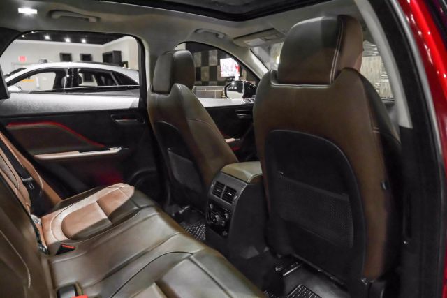 2017 Jaguar F-pace S Sport Utility 4d - Image 31