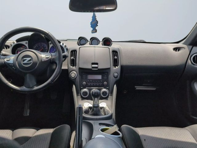2019 Nissan 370z - Image 10