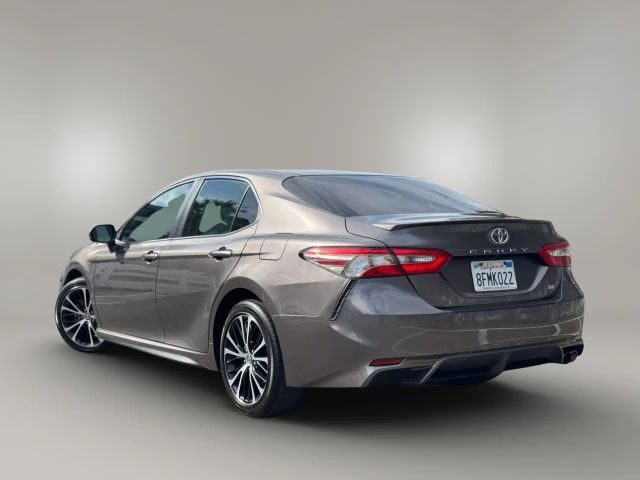 2018 Toyota Camry - Image 11