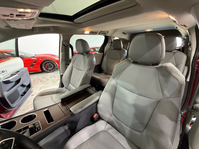 2021 Toyota Sienna - Image 82