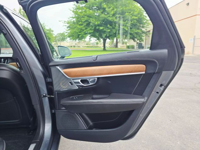 2017 Volvo S90 - Image 30