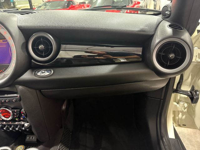 2015 Mini Convertible - Image 112