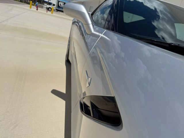 2019 Chevrolet Corvette - Image 4