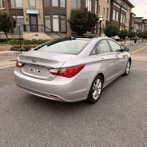 2012 Hyundai Sonata Limited Sedan 4d - Image 10