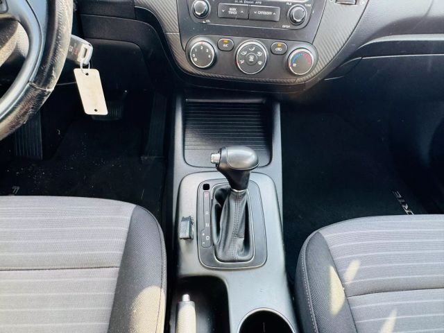 2014 Kia Forte - Image 27