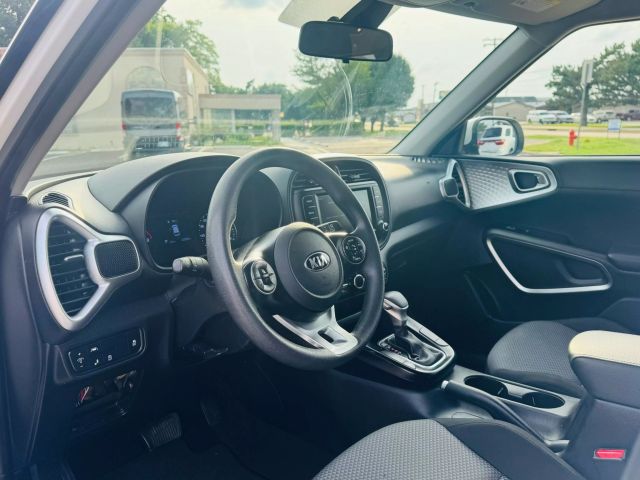 2022 Kia Soul - Image 13