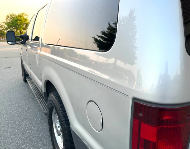 2002 Ford Excursion - Image 26