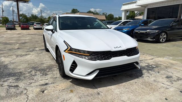 2022 Kia K5 - Image 8