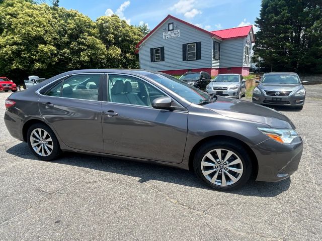 2017 Toyota Camry - Image 3