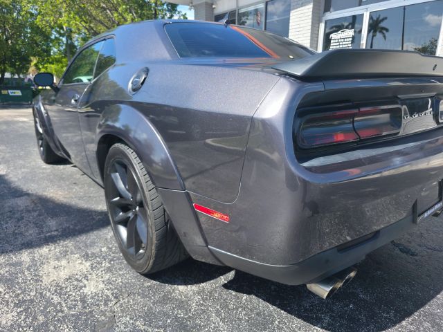 2018 Dodge Challenger - Image 10