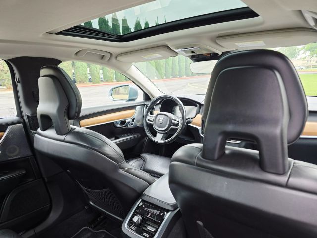 2017 Volvo S90 - Image 34