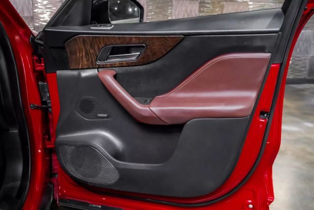2017 Jaguar F-pace S Sport Utility 4d - Image 38